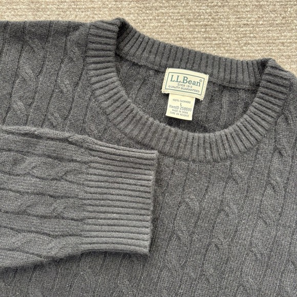 L.L. Bean 100% Cashmere Black Cable Knit Sweater Men's Size Large EUC - Picture 1 of 7